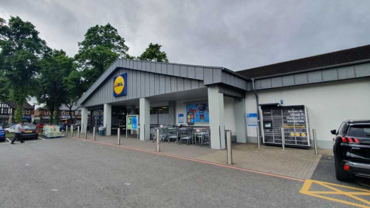 InPost locker at Olton Boulevard East, Tyseley 24/7 InPost Locker - LIDL Acocks Green, Birmingham