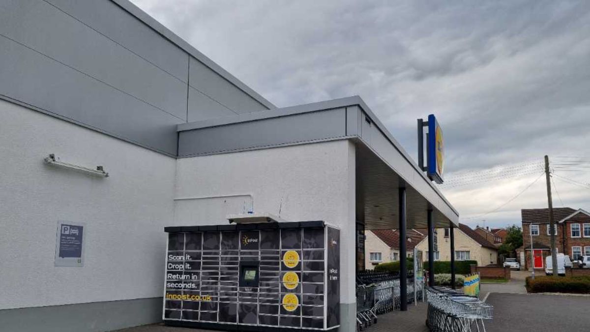 InPost locker at Leylands Road, West Sussex 24/7 InPost Locker -  LIDL Burgess Hill Leylands Road, Burgess Hill