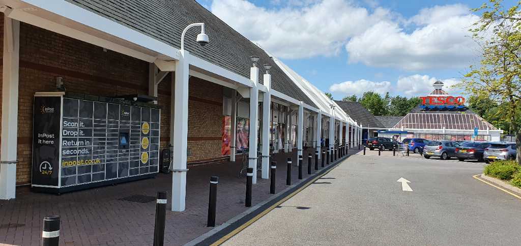 InPost locker at Riverfield Drive, Goldington, Bedford 24/7 InPost Locker - TESCO SUPERSTORE Bedford, Bedfordshire