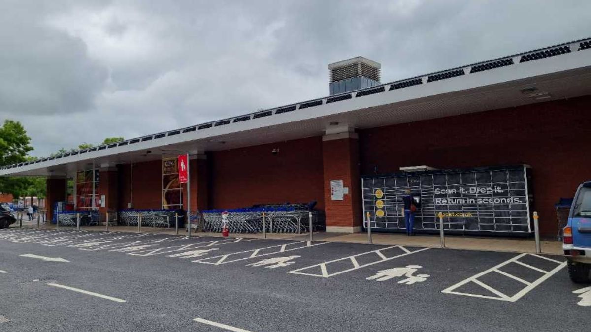 InPost locker at Stour Park 24/7 InPost Locker - TESCO SUPERSTORE Blandford Forum, Blandford St Mary