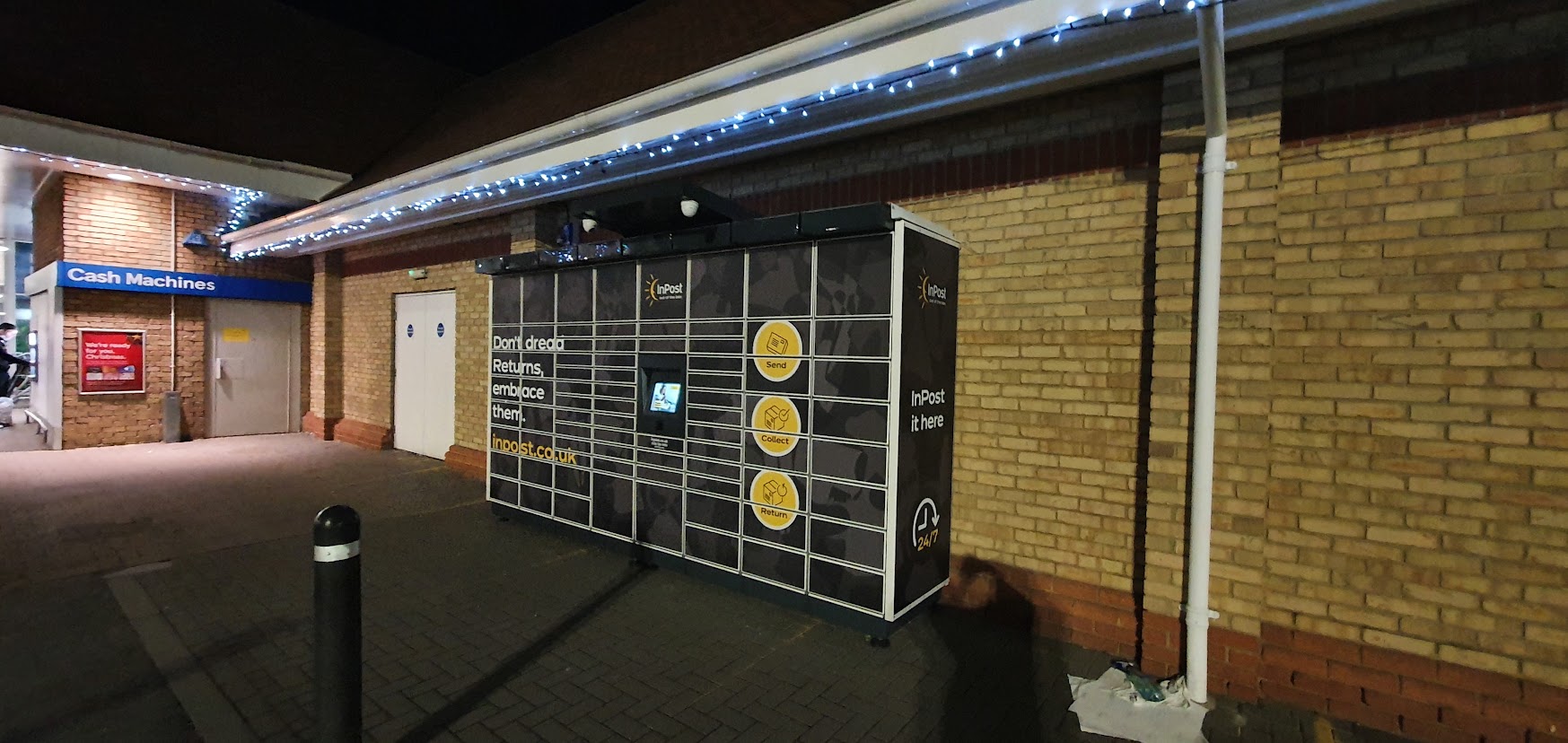 InPost locker at Barnes Wallis Drive, Brooklands, Byfleet 24/7 InPost Locker - TESCO Brooklands Extra, London