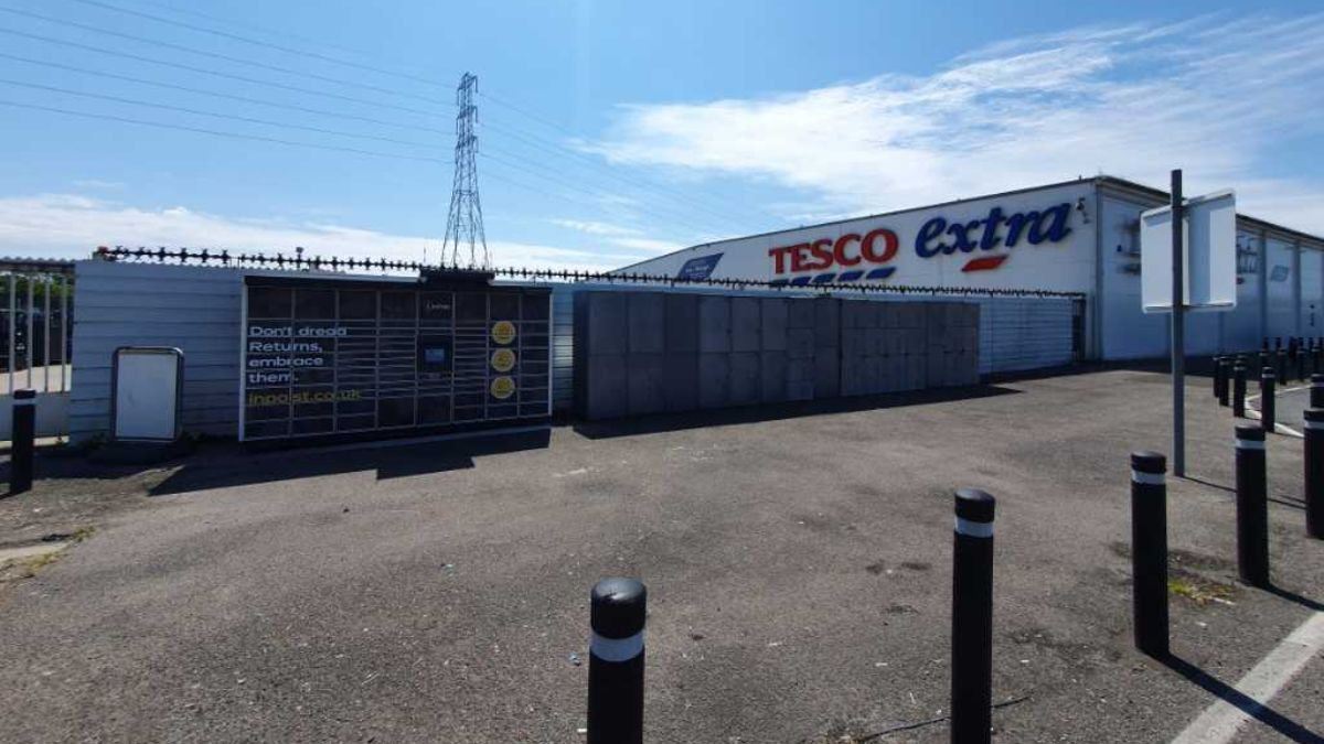 InPost locker at Eastern Bay Road, Pengam Green, Tremfora 24/7 InPost Locker - TESCO Cardiff Pengam Extra, Cardiff