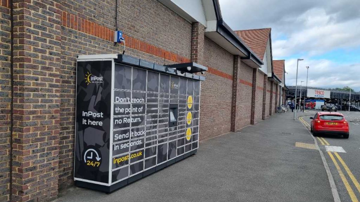 InPost locker at Croydon Road, Beckenham, Elmers End 24/7 InPost Locker - TESCO SUPERSTORE Elmers End, London