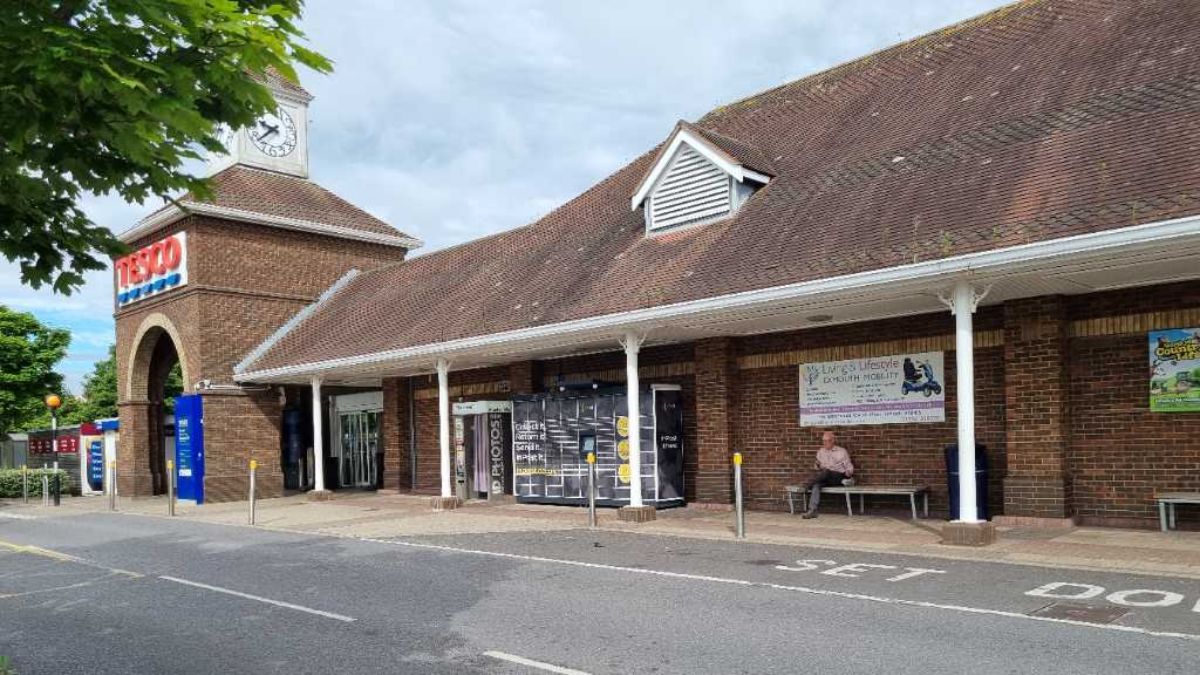 InPost locker at Salerton Road, Littleham 24/7 InPost Locker - TESCO SUPERSTORE Exmouth, Exmouth