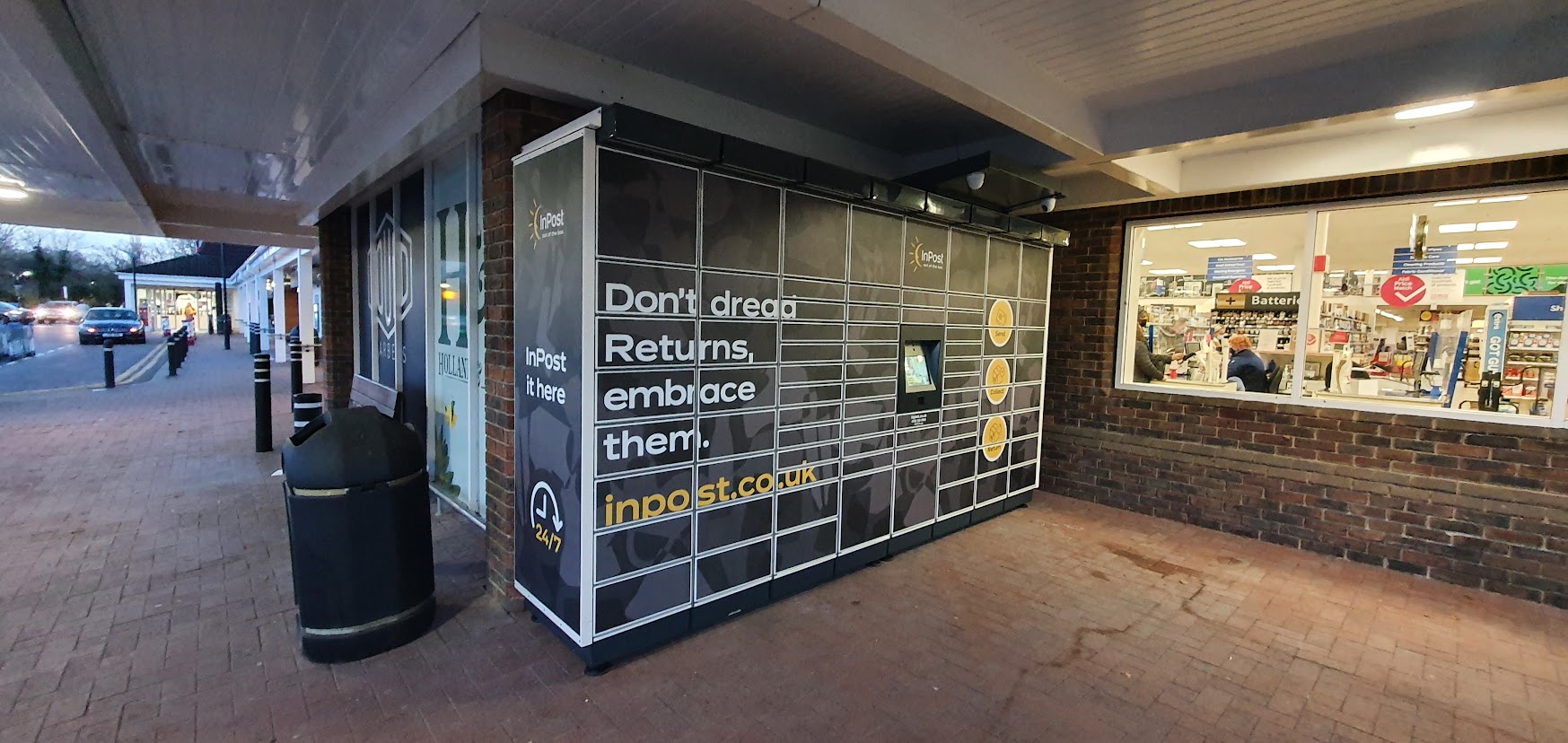 InPost locker at Reigate Road 24/7 InPost Locker - TESCO Gatwick Extra, Hookwood
