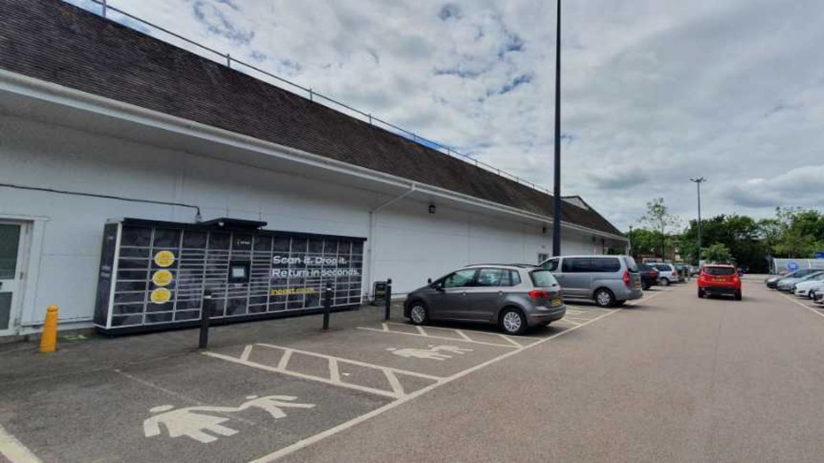 InPost locker at Birmingham Road, Clopton 24/7 InPost Locker - TESCO SUPERSTORE Stratford Upon Avon, Stratford-Upon-Avon