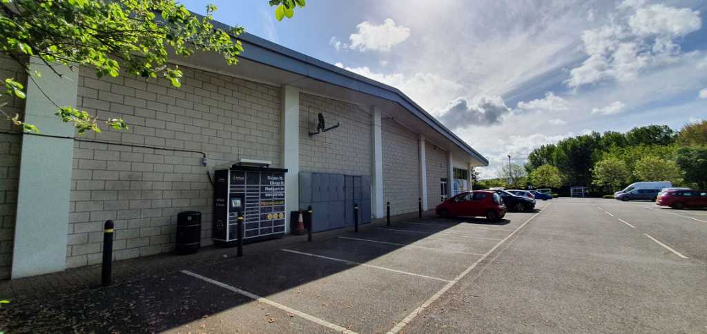 InPost locker at Old Tiffield Road, Towcester 24/7 InPost Locker - TESCO SUPERSTORE Towcester, Towchester