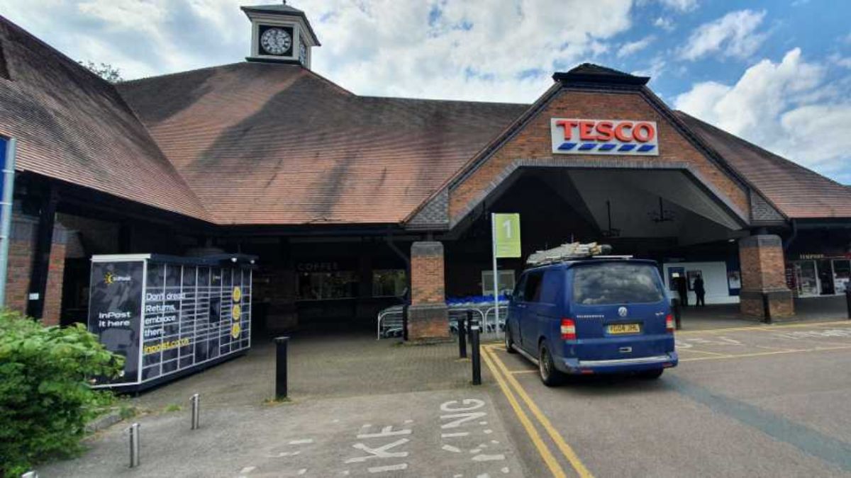 InPost locker at Mill Wood Drive, Warndon 24/7 InPost Locker - TESCO SUPERSTORE Worcester 2, Worcester