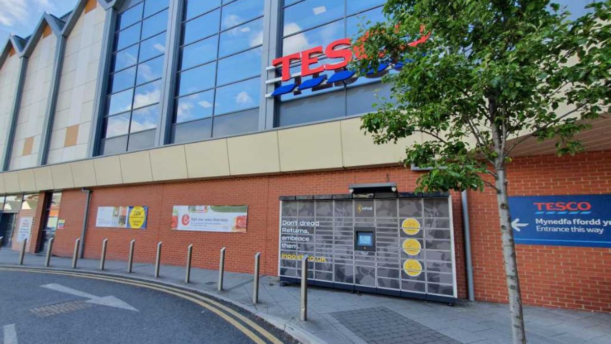 InPost locker at Park Avenue, Trefechan 24/7 InPost Locker - TESCO SUPERSTORE Aberystwyth, Aberystwyth