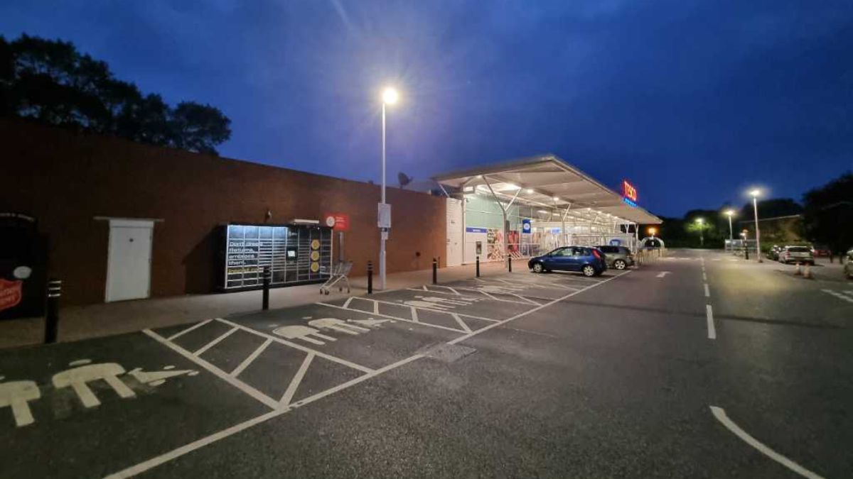 InPost locker at 18 London Road 24/7 InPost Locker - TESCO SUPERSTORE Pulborough, Pulborough