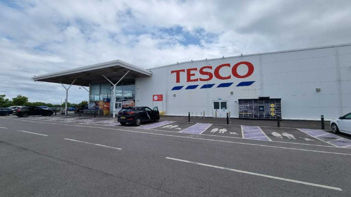 InPost locker at Old Barnstaple Road, Killicleave Farm 24/7 InPost Locker - TESCO SUPERSTORE Ilfracombe, Ilfracombe