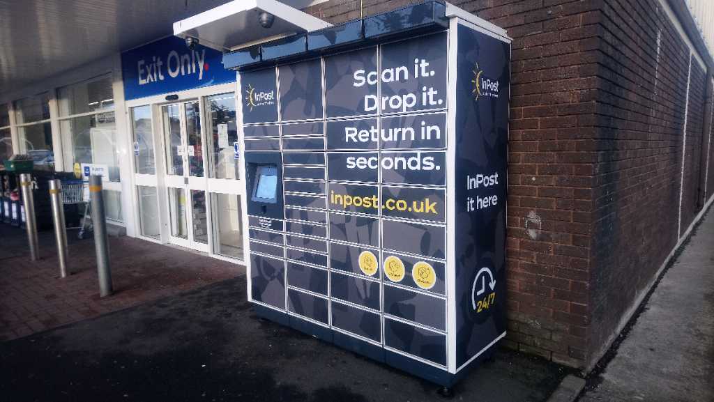 InPost locker at 36 Cramond Road South, Davidson's Mains 24/7 InPost Locker - TESCO SUPERSTORE Edinburgh Davidson, Edinburgh
