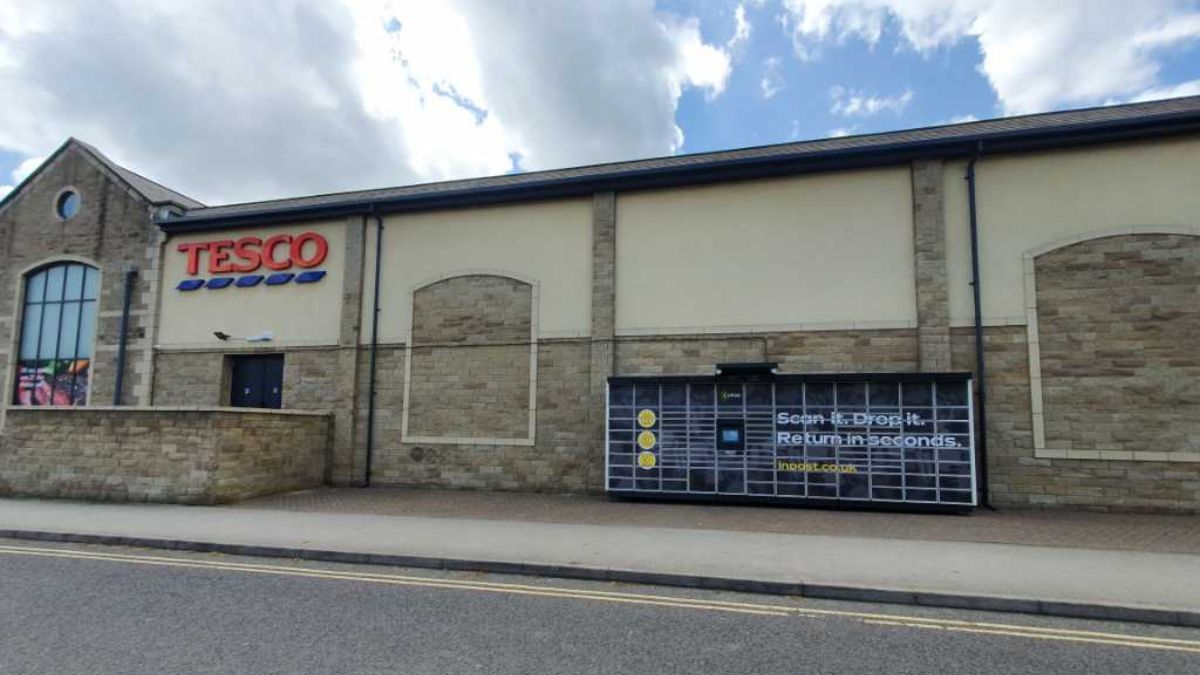 InPost locker at Market Lane 24/7 InPost Locker - TESCO SUPERSTORE Penistone, Penistone
