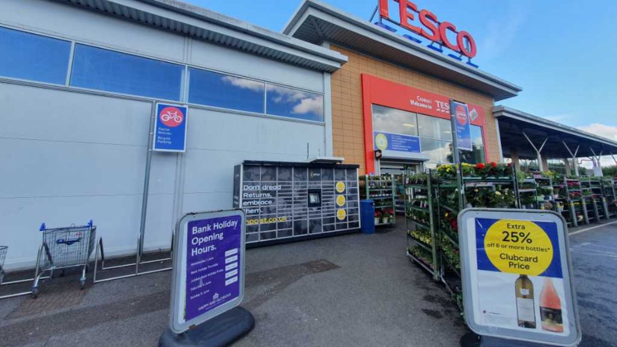 InPost locker at Park Street 24/7 InPost Locker - TESCO SUPERSTORE Ammanford 1, Ammanford