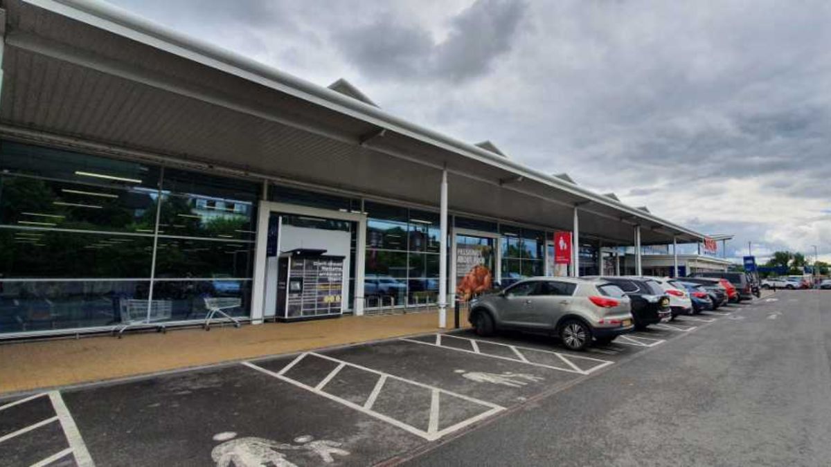 InPost locker at Severn Road, Burlish Park 24/7 InPost Locker - TESCO SUPERSTORE Stourport, Stourport-On-Severn