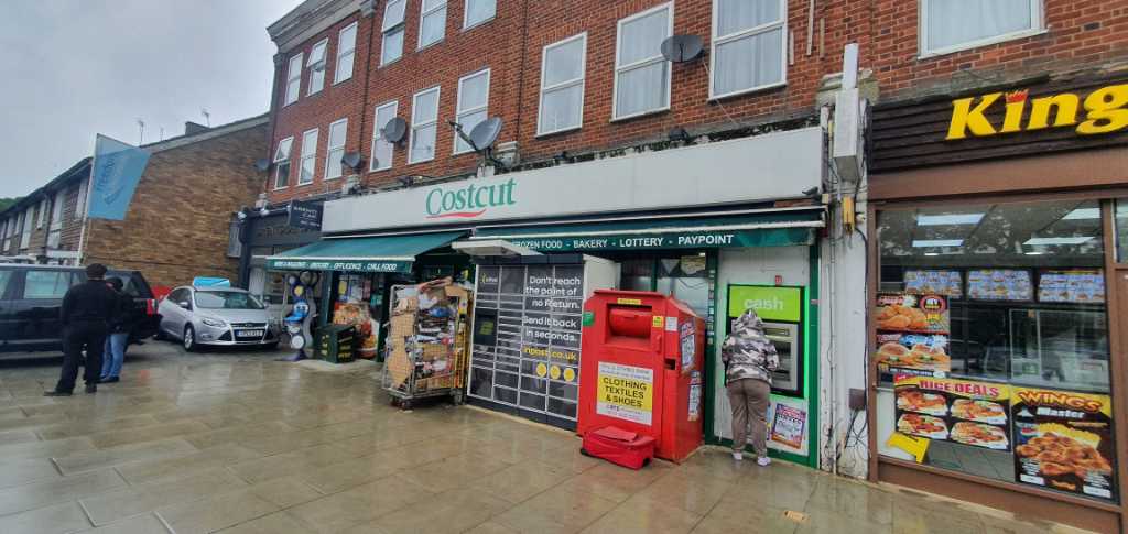 InPost locker at Northern Road 24/7 InPost Locker - Costcutter Kingshill, Hayes