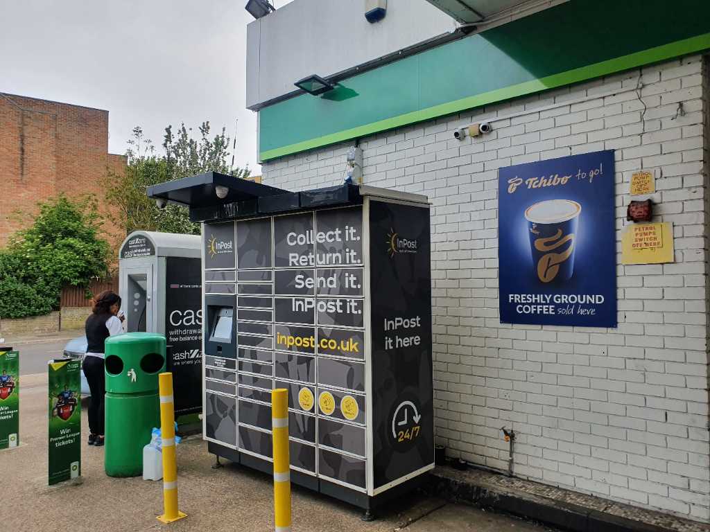 InPost locker at 329 Hertford Road 24/7 InPost Locker - J1 Service Station, Edmonton