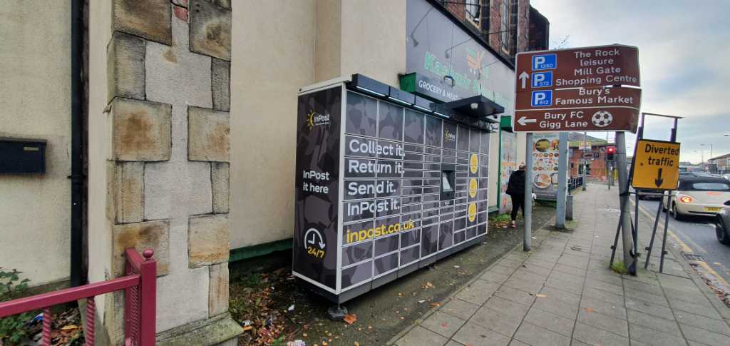 InPost locker at 134 Rochdale Road 24/7 InPost Locker - Kashmir Superstore, Bury