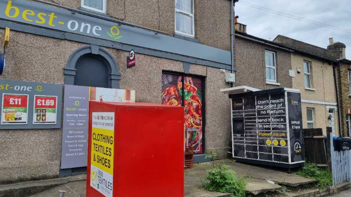 InPost locker at 70 Heath Road, Thornton Heath 24/7 InPost Locker - Day1 Express, London