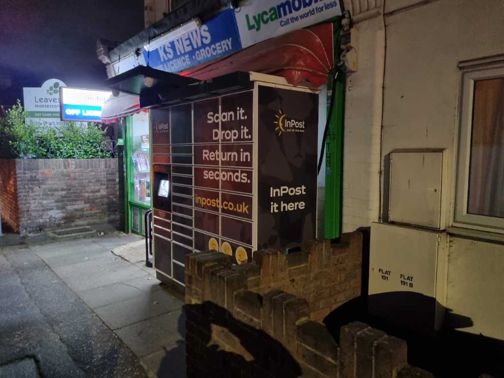 InPost locker at 189 Leavesden Road 24/7 InPost Locker - KS News and Off-licence, Watford
