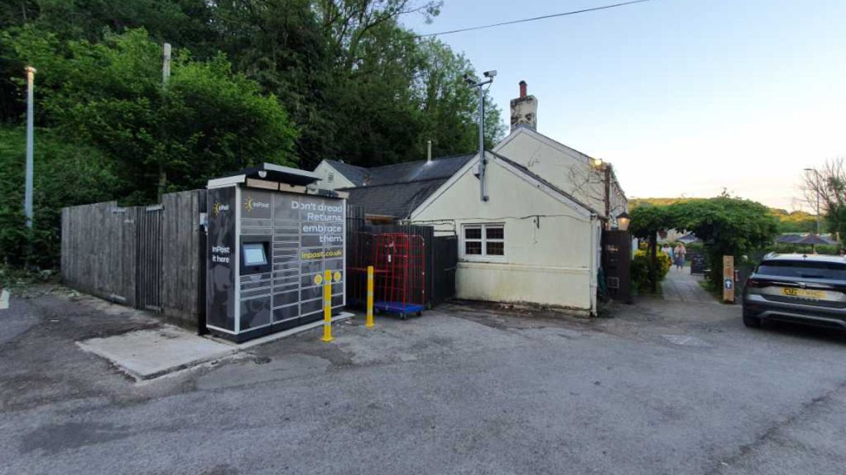 InPost locker at Morganstown Road 24/7 InPost Locker - Marstons Tynant Inn, Cardiff