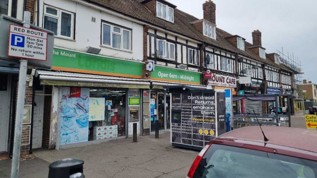 InPost locker at 9-10 Market Parade 24/7 InPost Locker - Costcutter, Feltham
