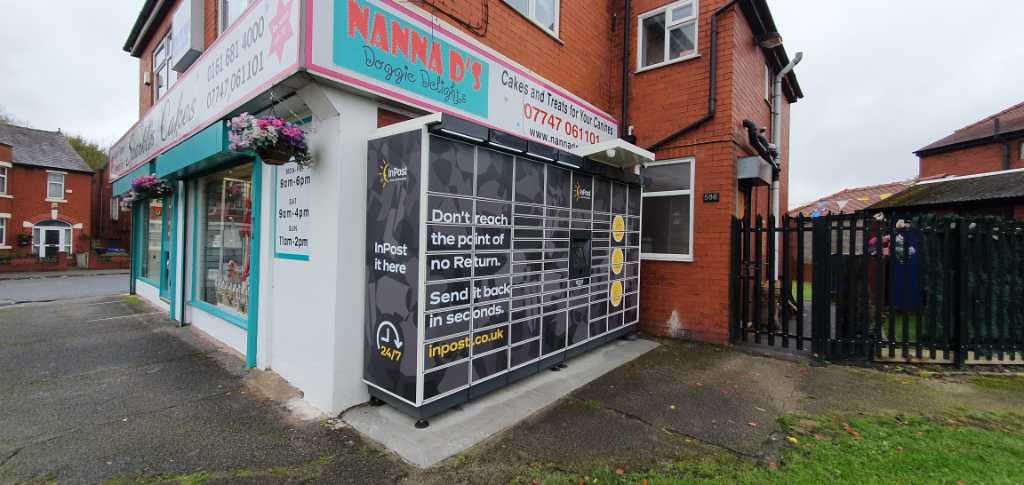 InPost locker at 586 Broadway 24/7 InPost Locker - Sparkles Cakes, Oldham