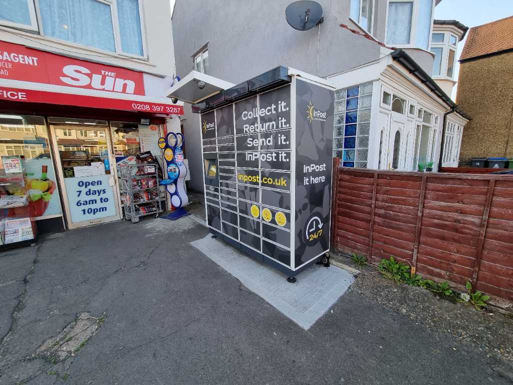 InPost locker at 165 Red Lion Road, Surbiton 24/7 InPost Locker - George's Convenience, London