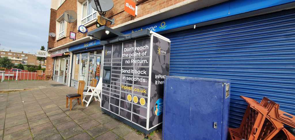 InPost locker at 2 & 3, Saxon House, Saxon Avenue, Hanworth 24/7 InPost Locker - Hanworth Convenience Store, London