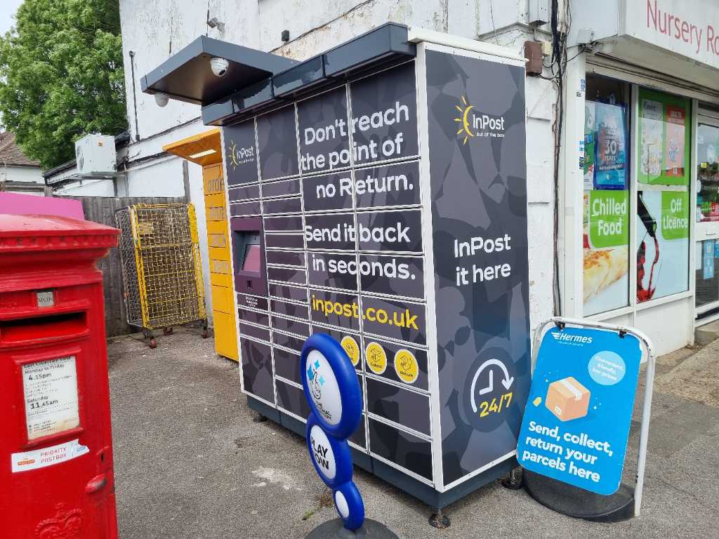 InPost locker at 60 Nursery Road, Sunbury-on-Thames 24/7 InPost Locker - Food & wine TW16 6LG, London