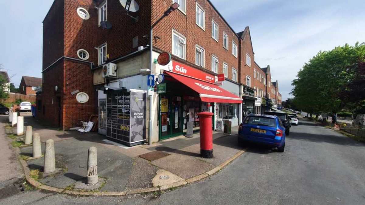 InPost locker at 42 Loughton Way, Buckhurst Hill 24/7 InPost Locker - Loughton Way News, London
