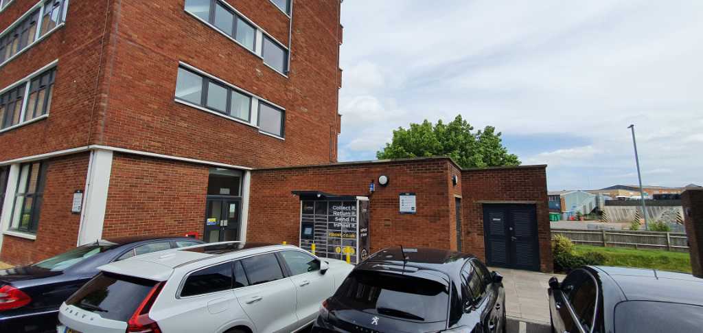 InPost locker at Laporte Way 24/7 InPost Locker - Carlton House, Luton