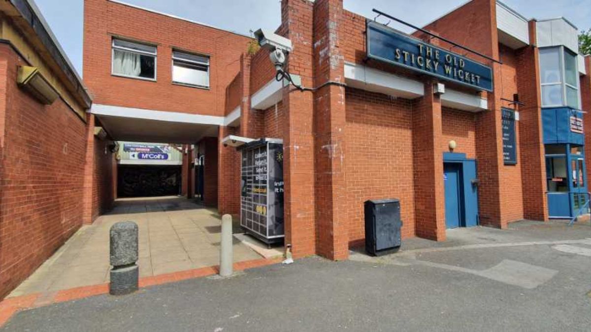 InPost locker at Matchborough Centre, Matchborough Way, Redditch 24/7 InPost Locker - The Old Sticky Wicket, Birmingham