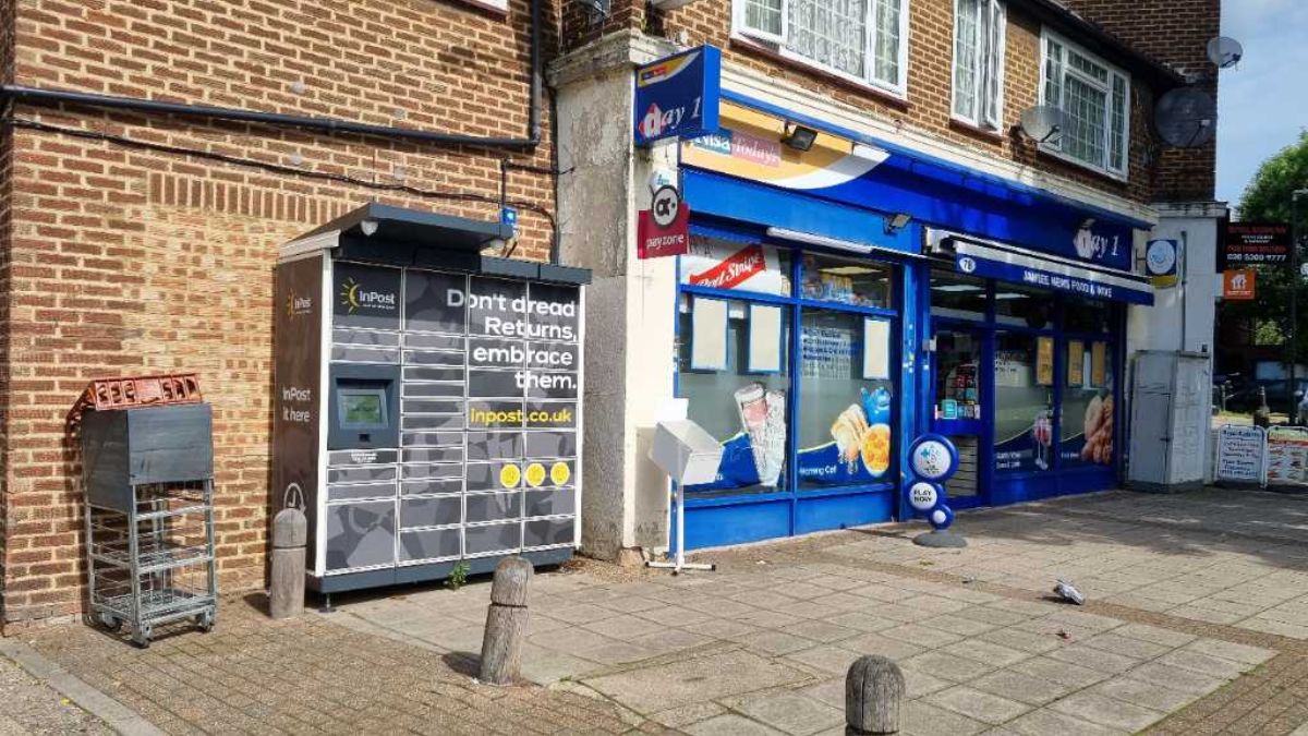 InPost locker at 78 St James Way, Sidcup 24/7 InPost Locker - Jaimee Convenience Store, London