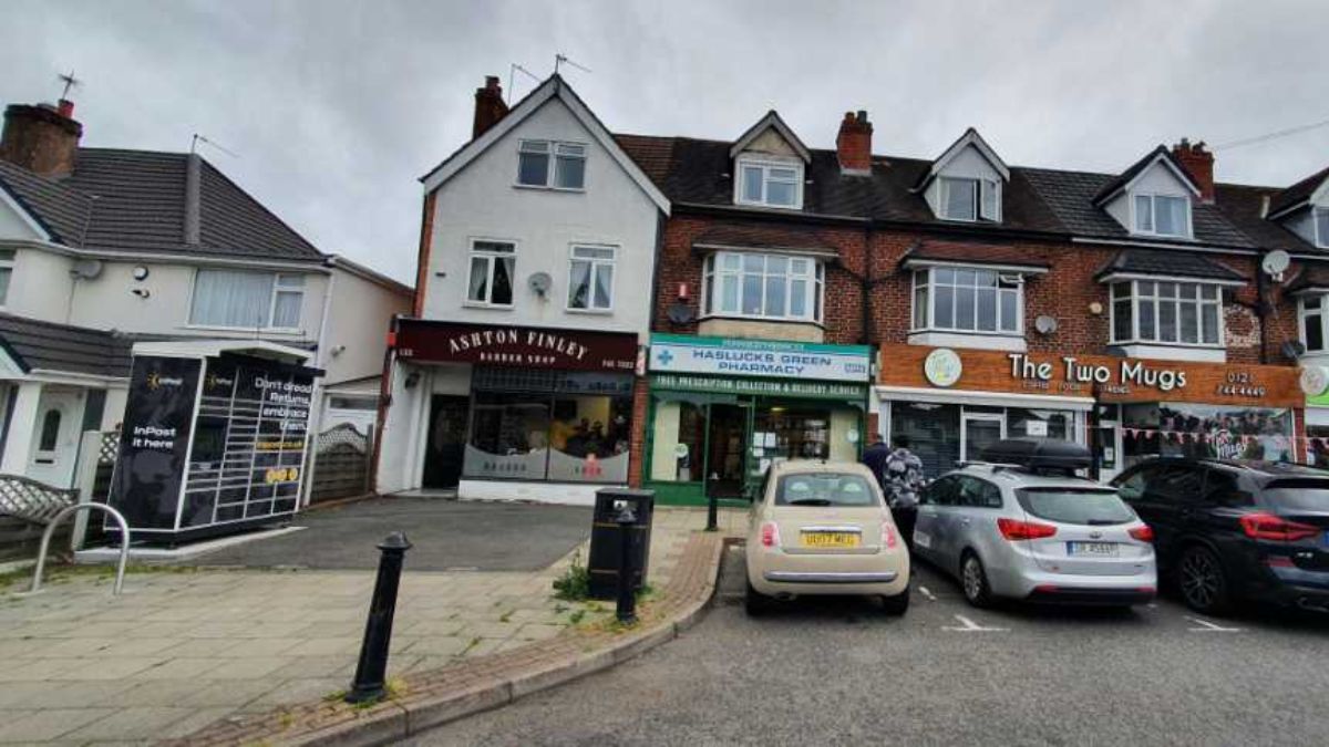 InPost locker at 132 Haslucks Green Rd, Shirley 24/7 InPost Locker - Ashton Finley, Solihull