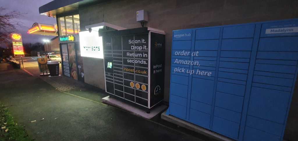 InPost locker at Haworth Road 24/7 InPost Locker - Shell Chellow Heights, Bradford