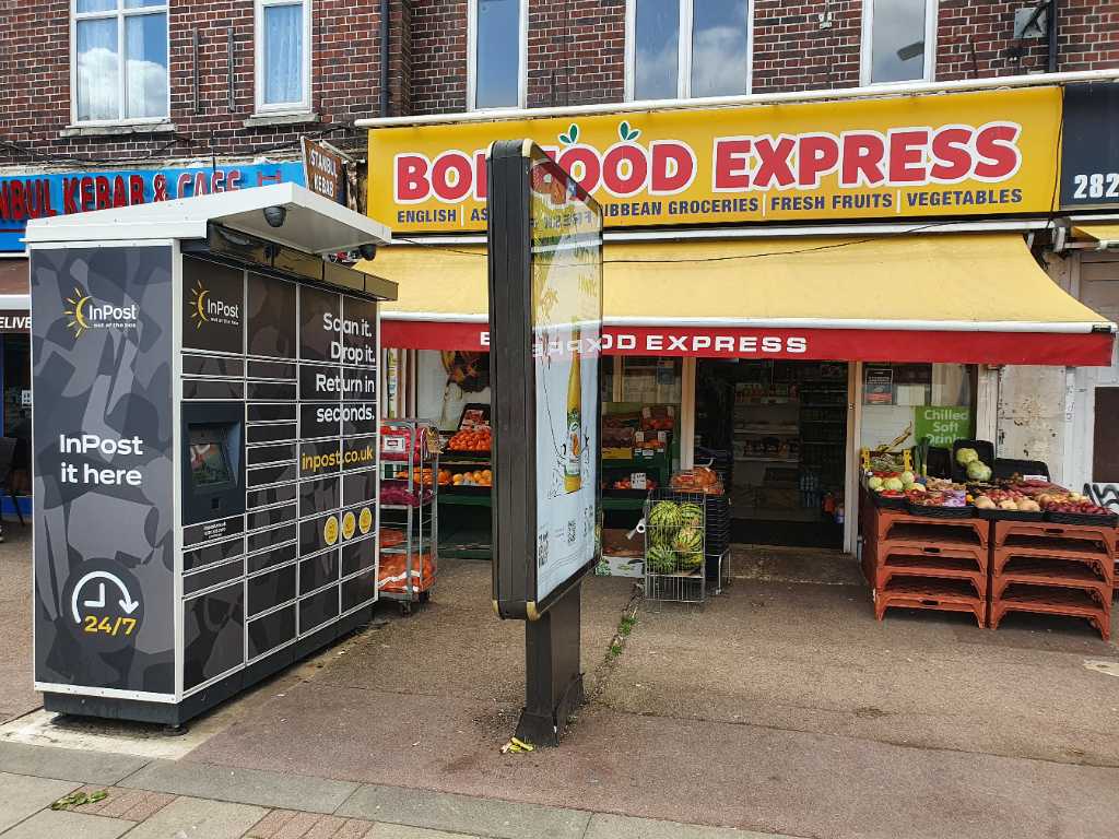 InPost locker at 284 Lodge Avenue, Dagenham 24/7 InPost Locker - Bob Food Express, London