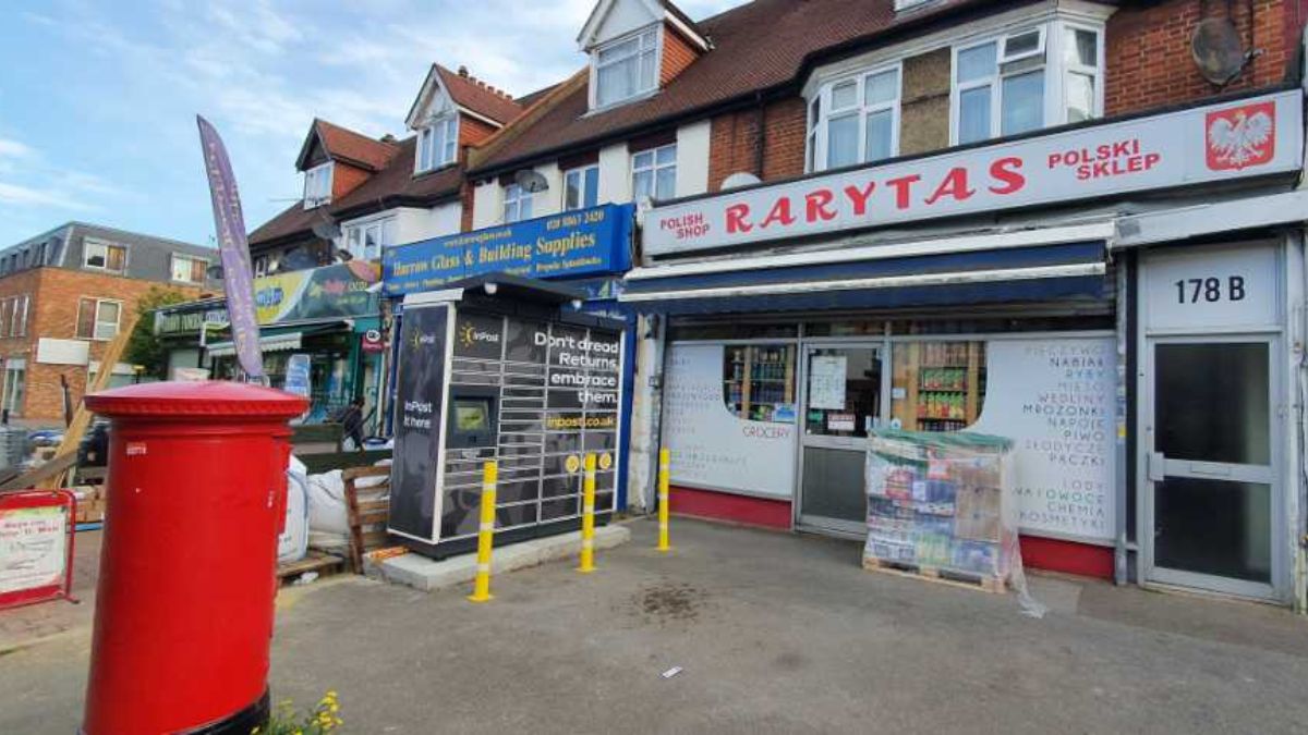 InPost locker at 178a Pinner Road 24/7 InPost Locker - Rarytas, Harrow