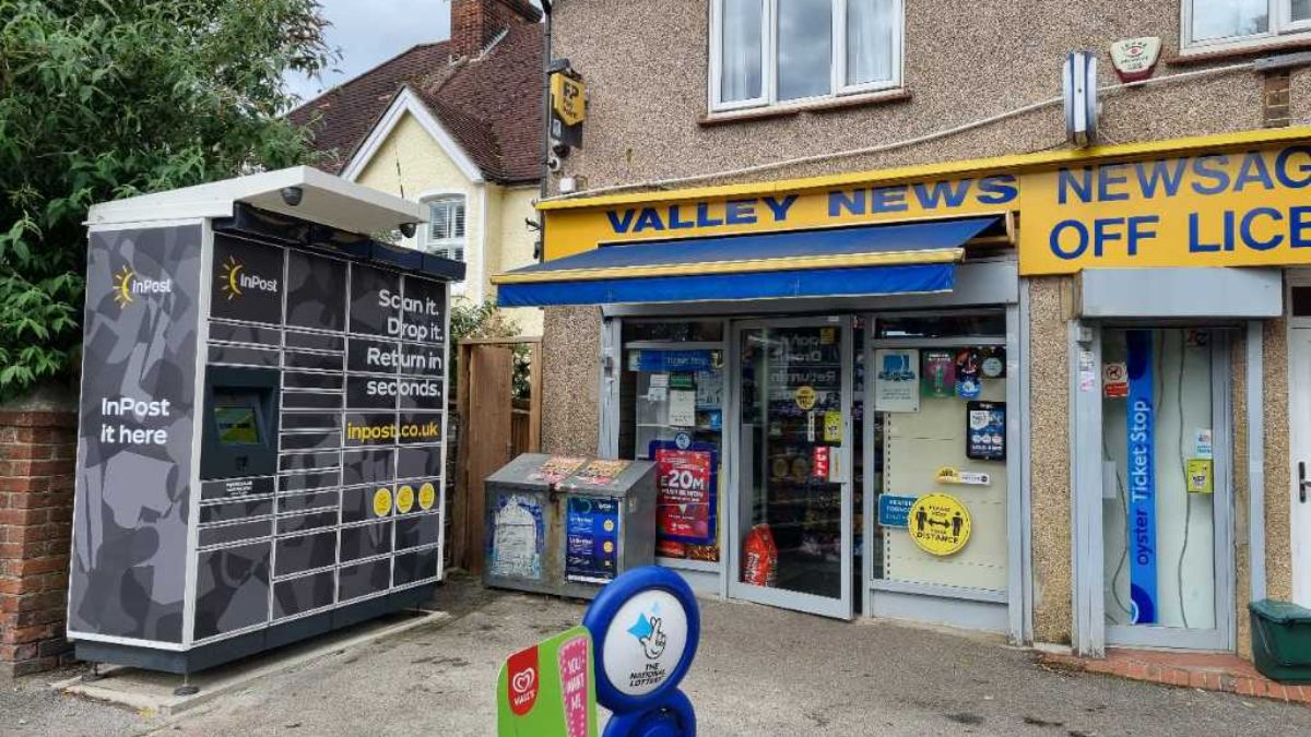 InPost locker at 211 Croydon Road 24/7 InPost Locker - Valley News, London