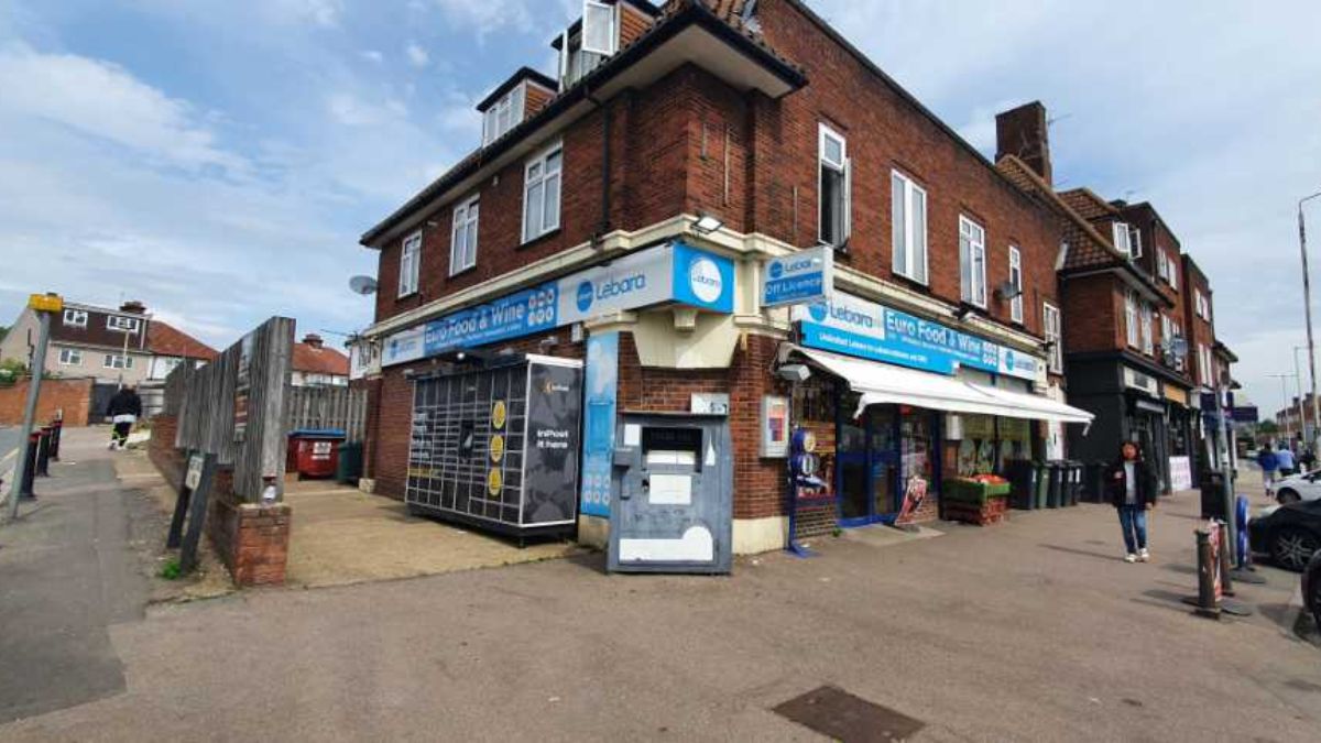 InPost locker at 91-93 Longspring 24/7 InPost Locker - Euro Food and Wine LTD, Watford