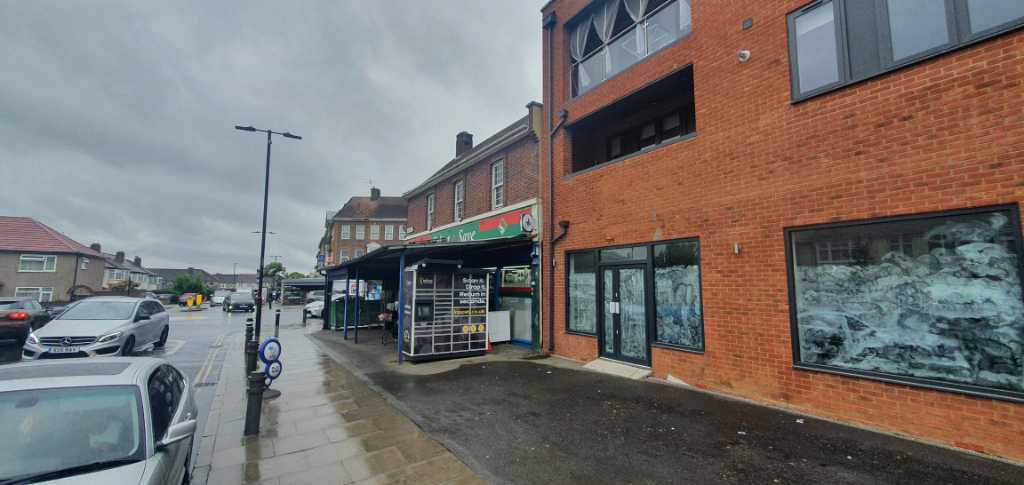InPost locker at 259 Allenby Road 24/7 InPost Locker - Select & Save UB1, Southall
