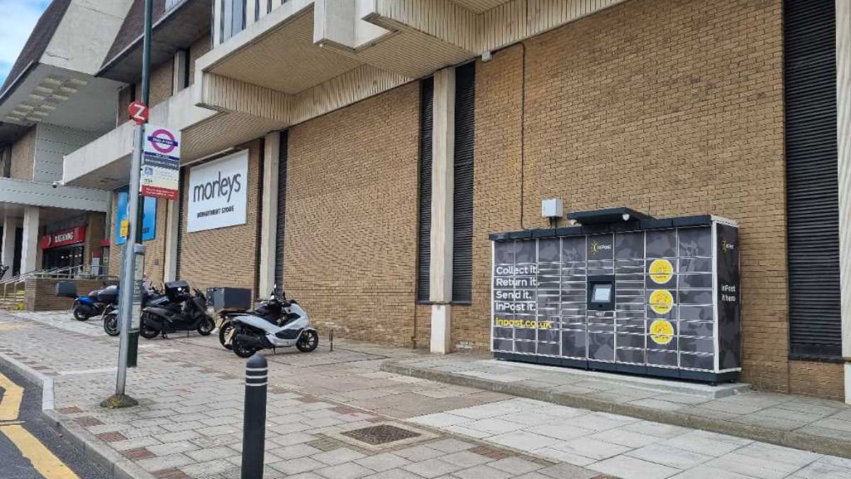 InPost locker at Broadway Shopping Centre 24/7 InPost Locker - Broadway Shopping Centre, Bexley
