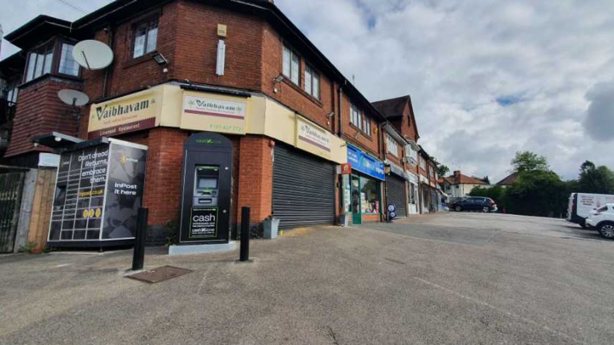 InPost locker at 10 Northfield Rd, Harborne 24/7 InPost Locker - Vaibhavam Restaurant, Birmingham
