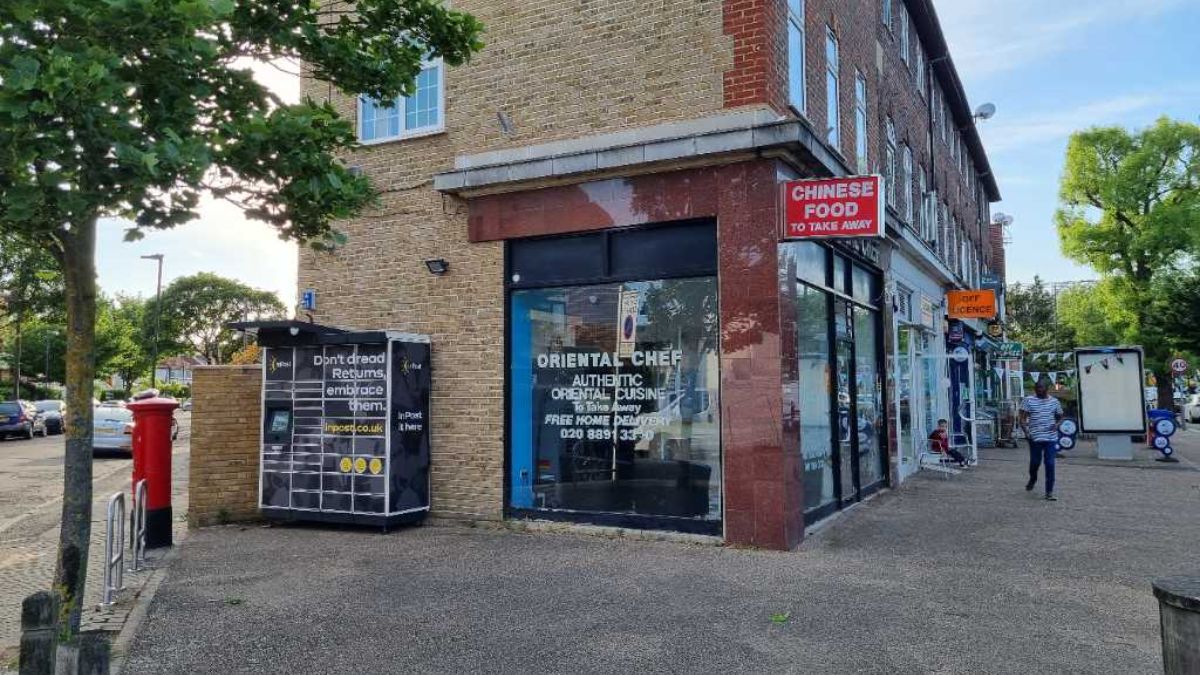 InPost locker at 99 Whitton Road 24/7 InPost Locker - Eurowash Launderette, Twickenham