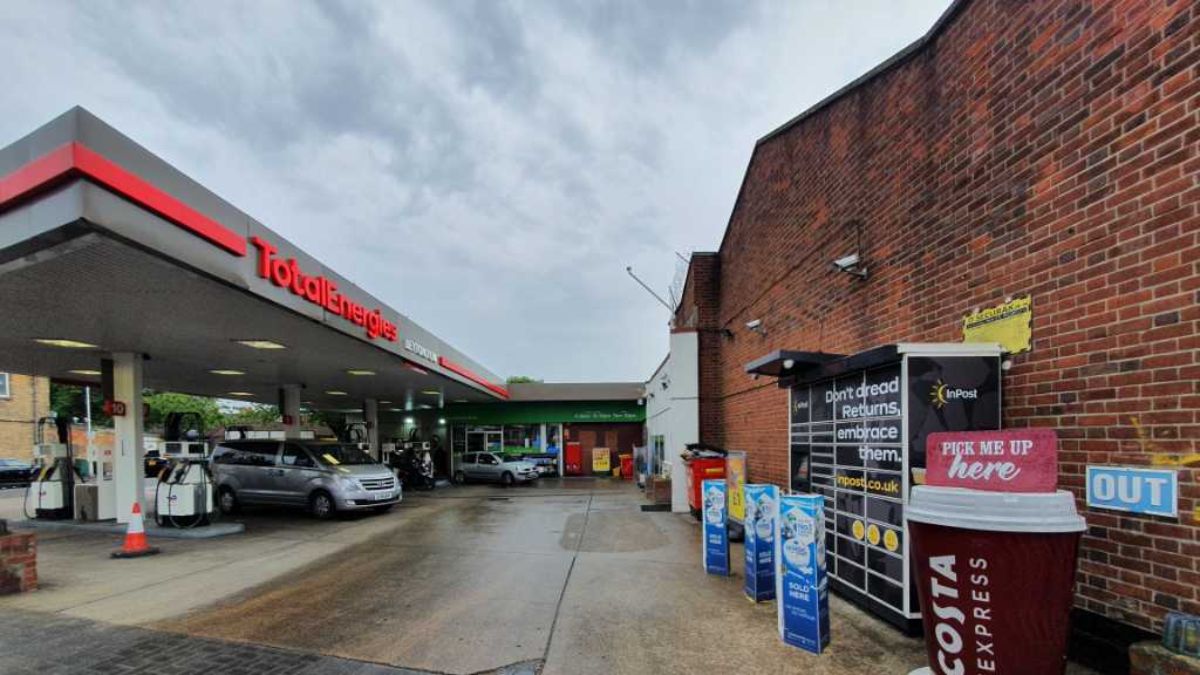 InPost locker at Leyonstone road 24/7 InPost Locker - STC Service Station, Stratford