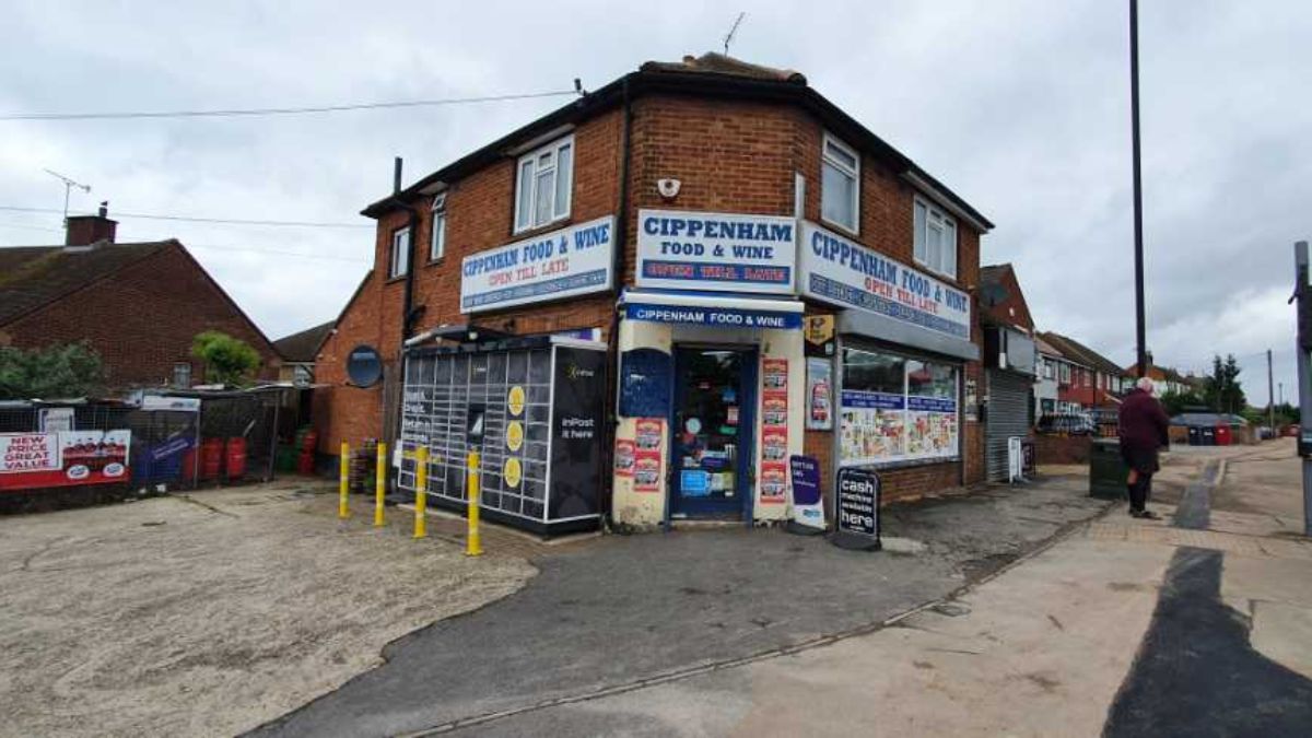InPost locker at 104 Lower Cippenham Lane 24/7 InPost Locker - Cippenham Food & Wine, Slough