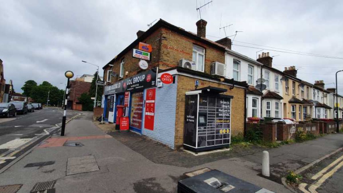 InPost locker at 22 Chalvey Road West, Chalvey, Slough 24/7 InPost Locker - UDL Travel, London
