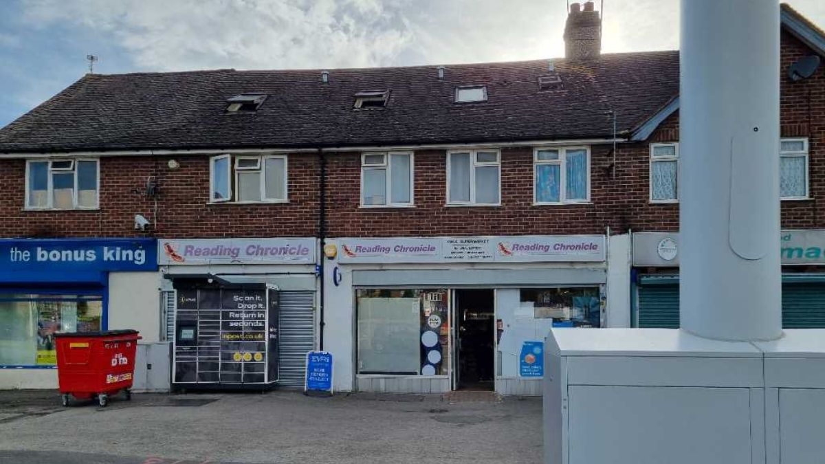 InPost locker at 536-540 Northumberland Avenue 24/7 InPost Locker - Reading Chronicle, Reading