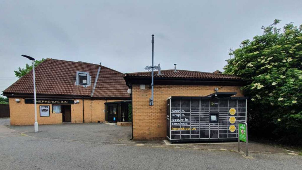 InPost locker at 16 Mary Rose Mall 24/7 InPost Locker - Beckton Tavern, London