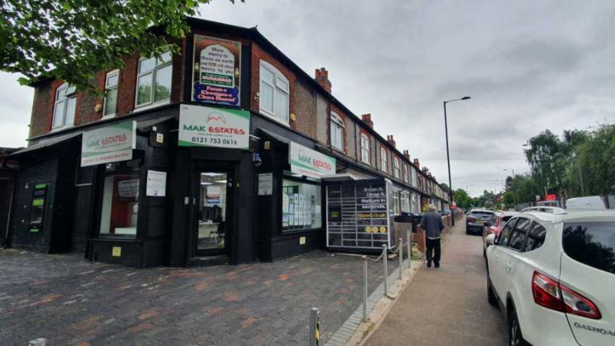 InPost locker at 192 Stoney Lane 24/7 InPost Locker - Nahk Properties Limited, Birmingham
